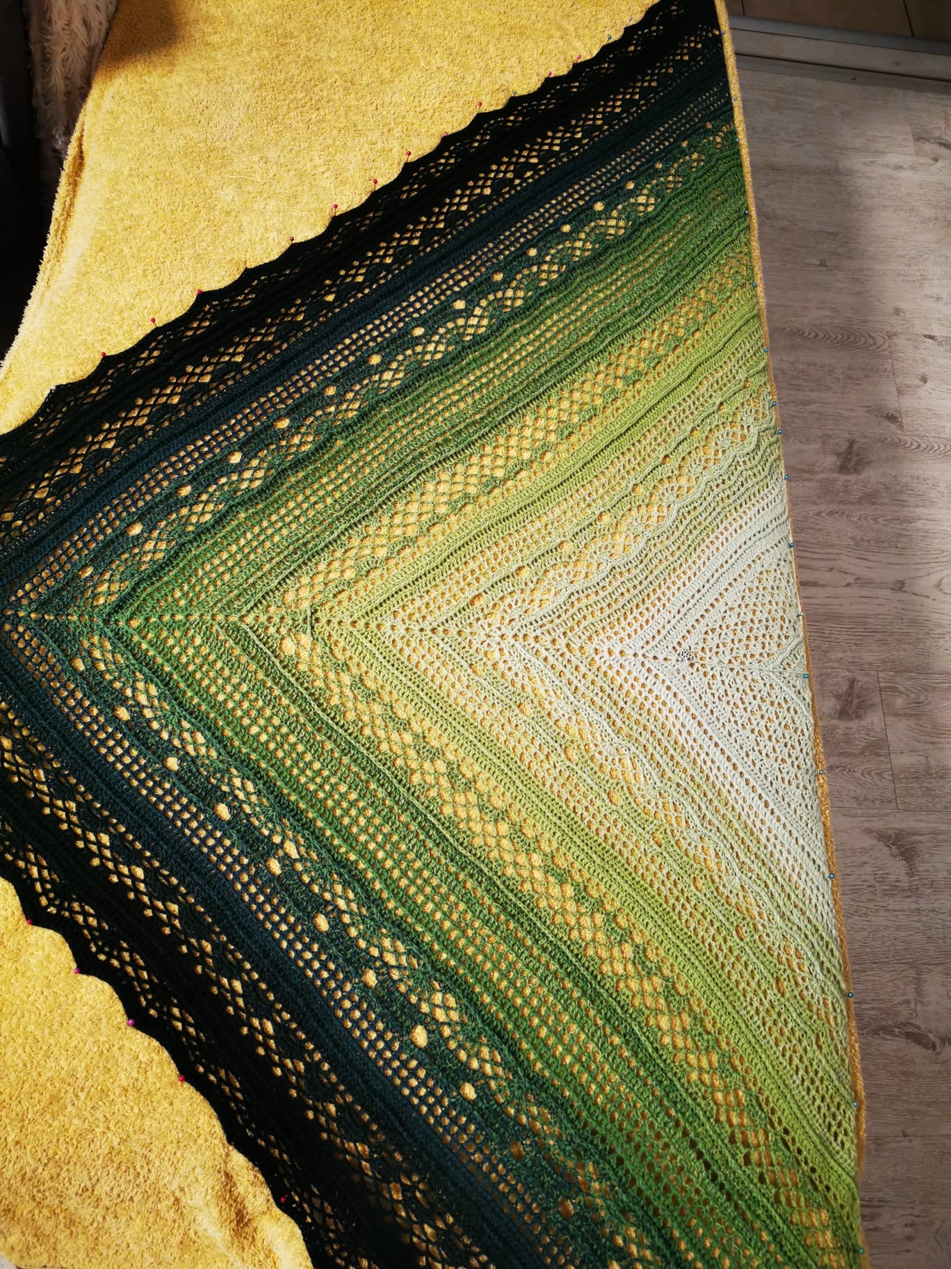 Chusta szydełkowa na prezent